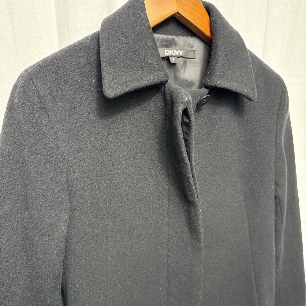 DKNY Long Black Wool Coat Size 6 Medium Tailored Fit Hidden Buttons Pockets - Picture 2 of 11